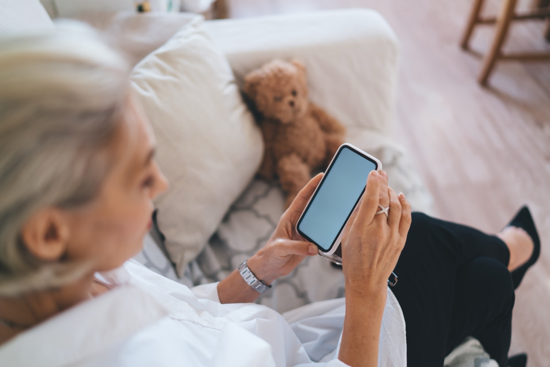 A patient using the Easygap app at home